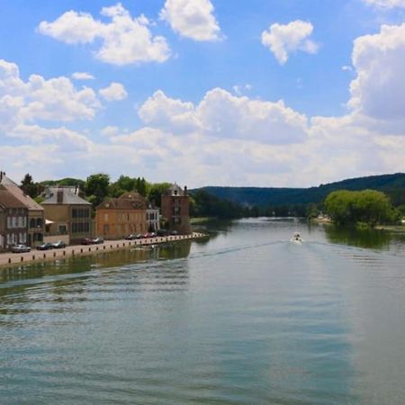 Villeneuve-sur-YonneLa Demeure De Margot - 24 Couchages别墅 外观 照片
