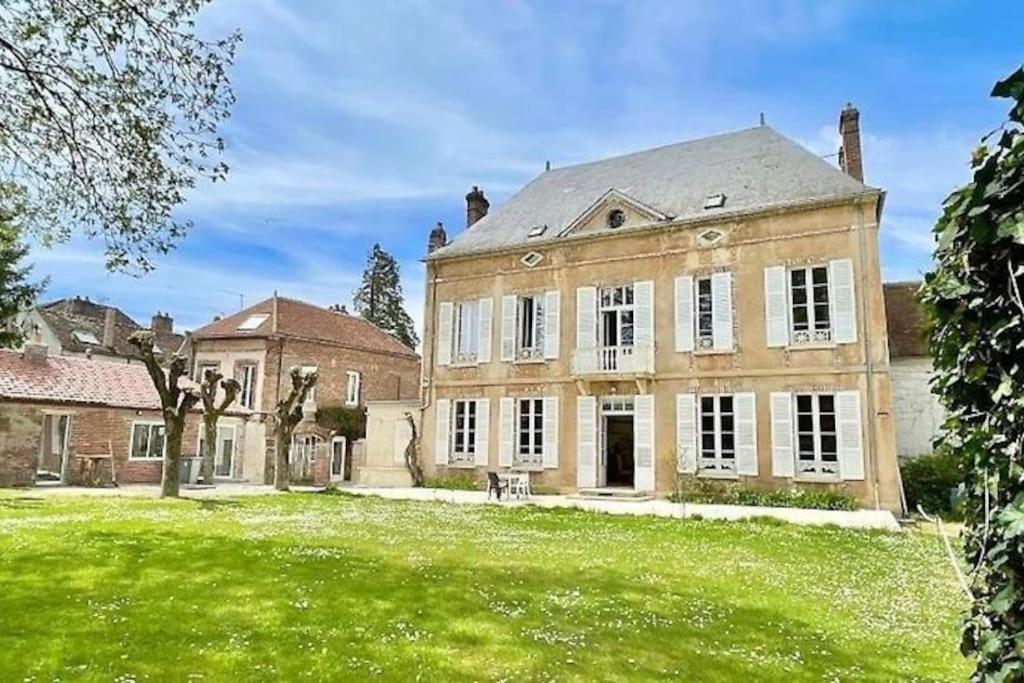 Villeneuve-sur-YonneLa Demeure De Margot - 24 Couchages别墅 外观 照片